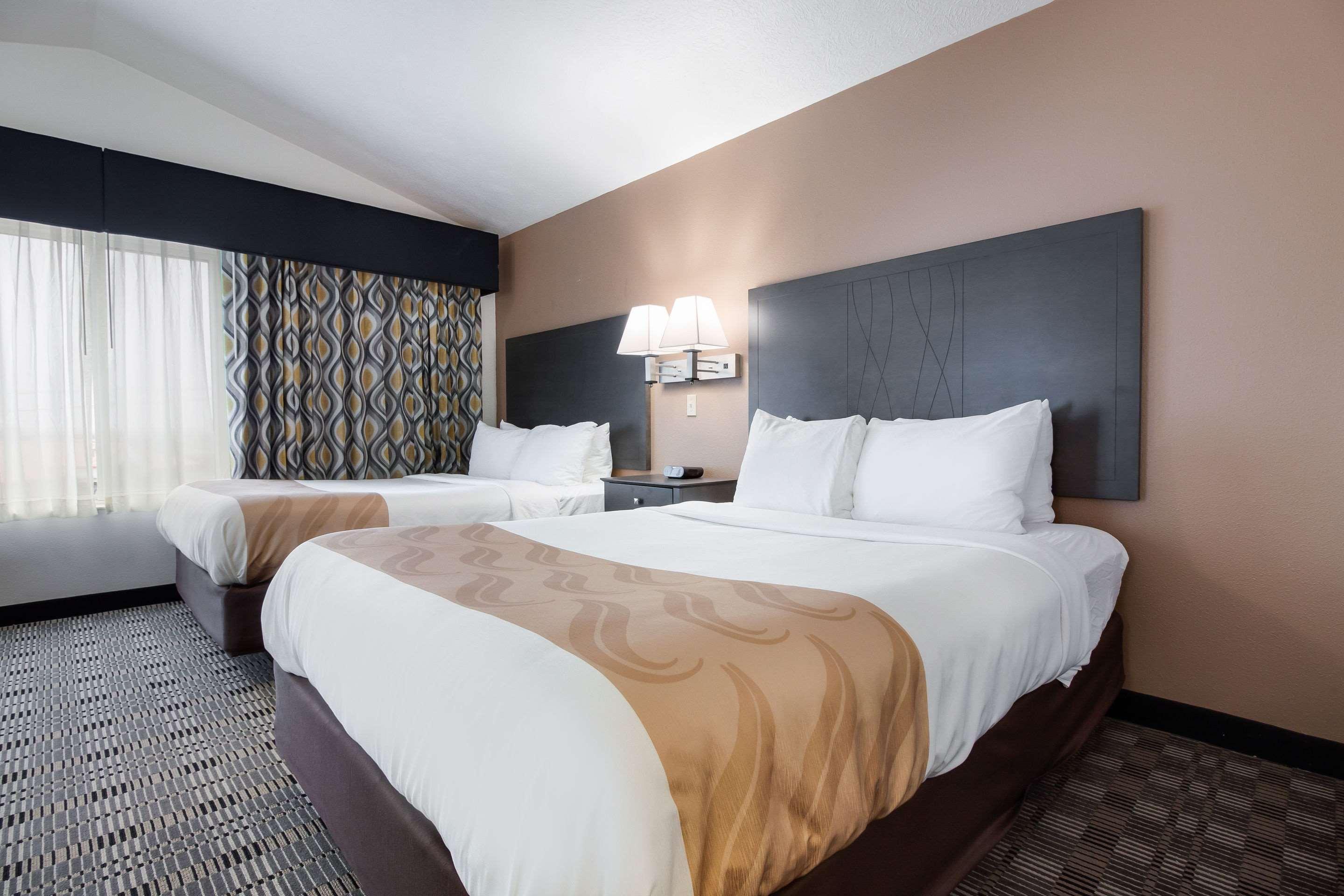 Quality Inn & Suites McCook Eksteriør billede